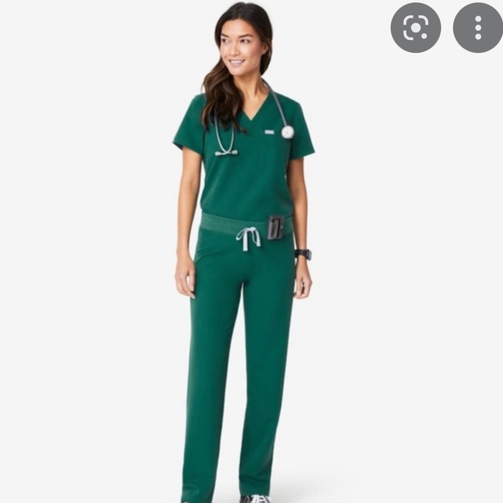 Figs scrub top Catarina one pocket medium hunter green, limited edition color